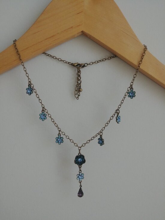 Avon Jewelry - Vintage Avon blue purple drop pendant necklace short chain
